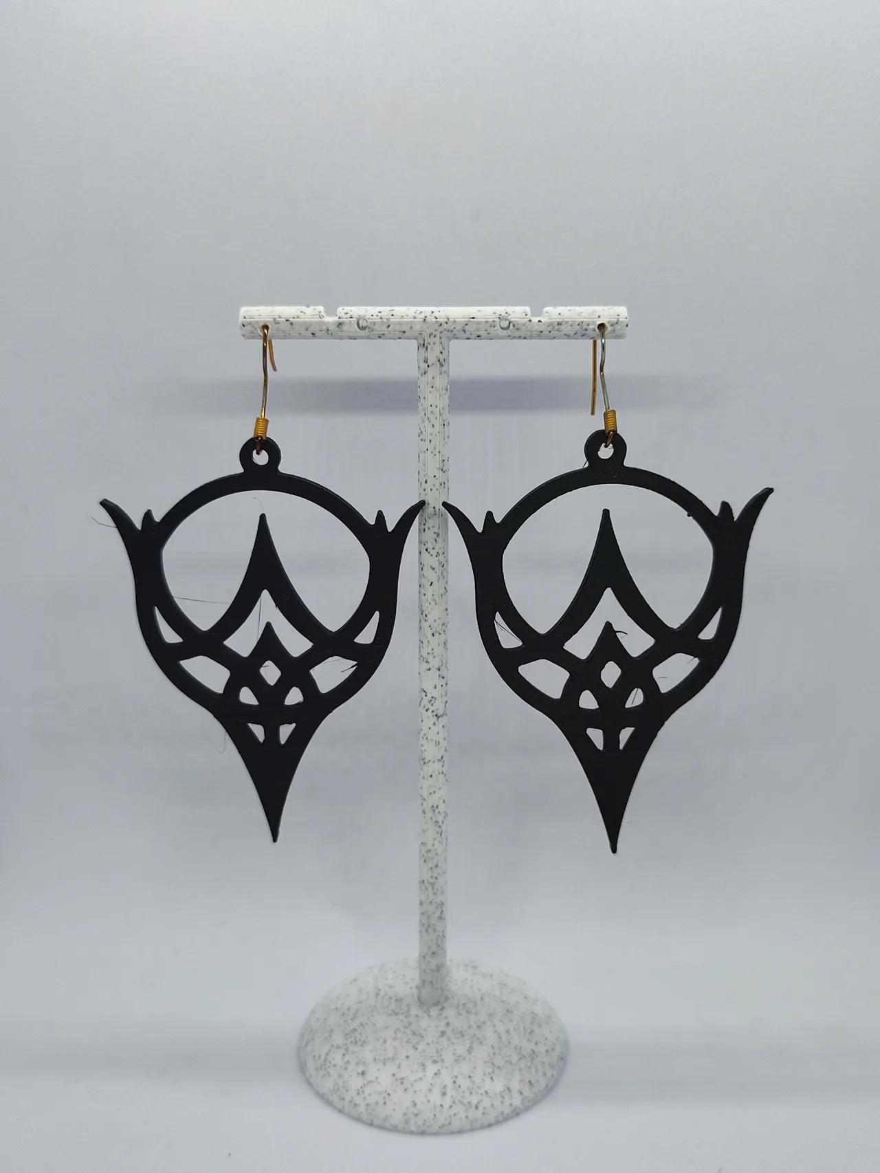 Aretes Flor de Lis Oscura view 2