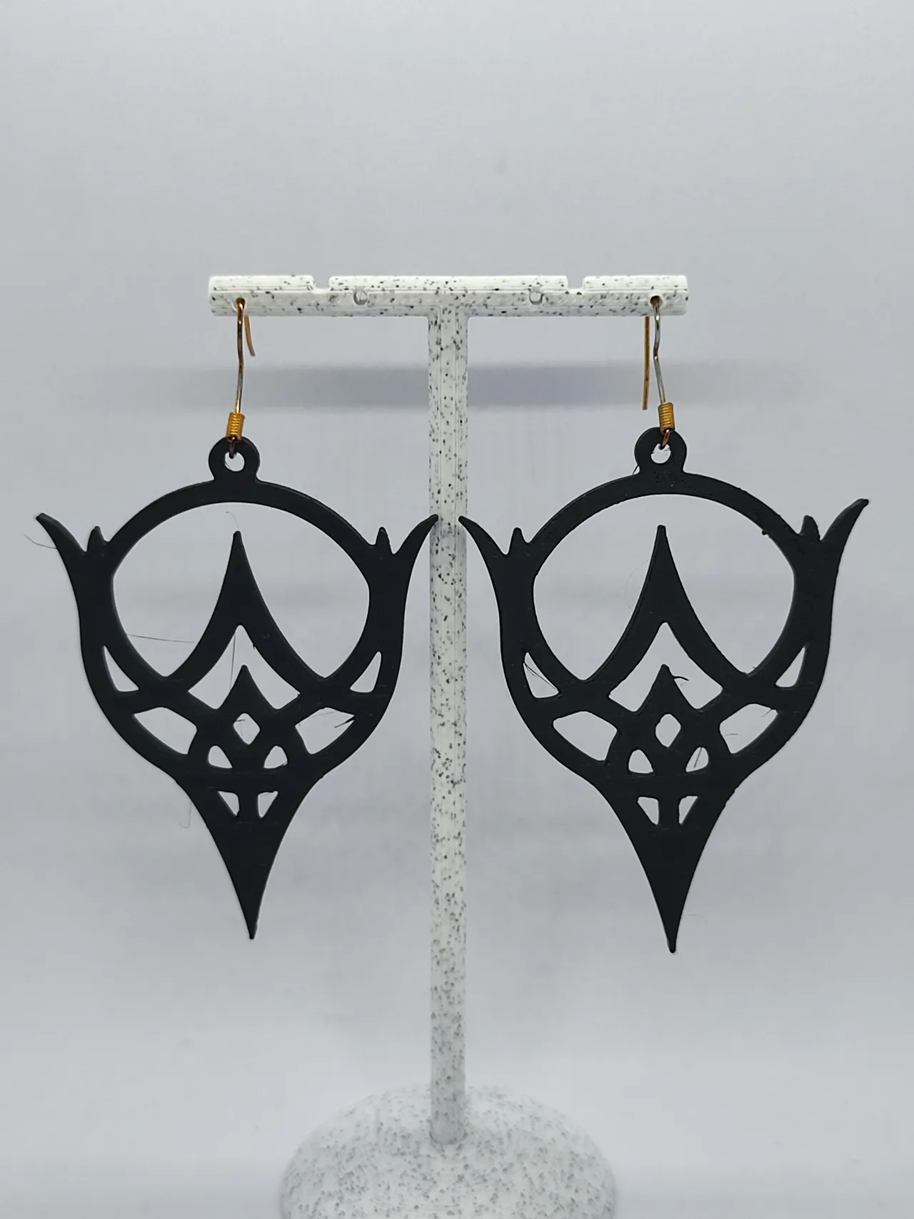 Aretes Flor de Lis Oscura view 3