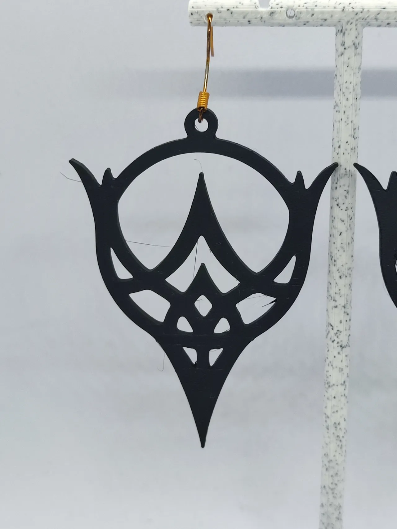 Aretes Flor de Lis Oscura view 4