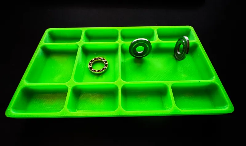 Screw and part tray