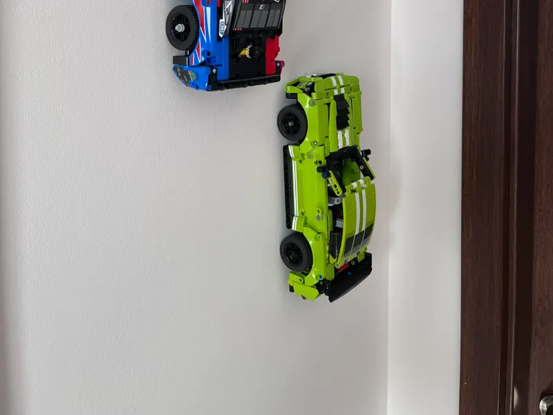 42138 Shelby GT500 wall mount