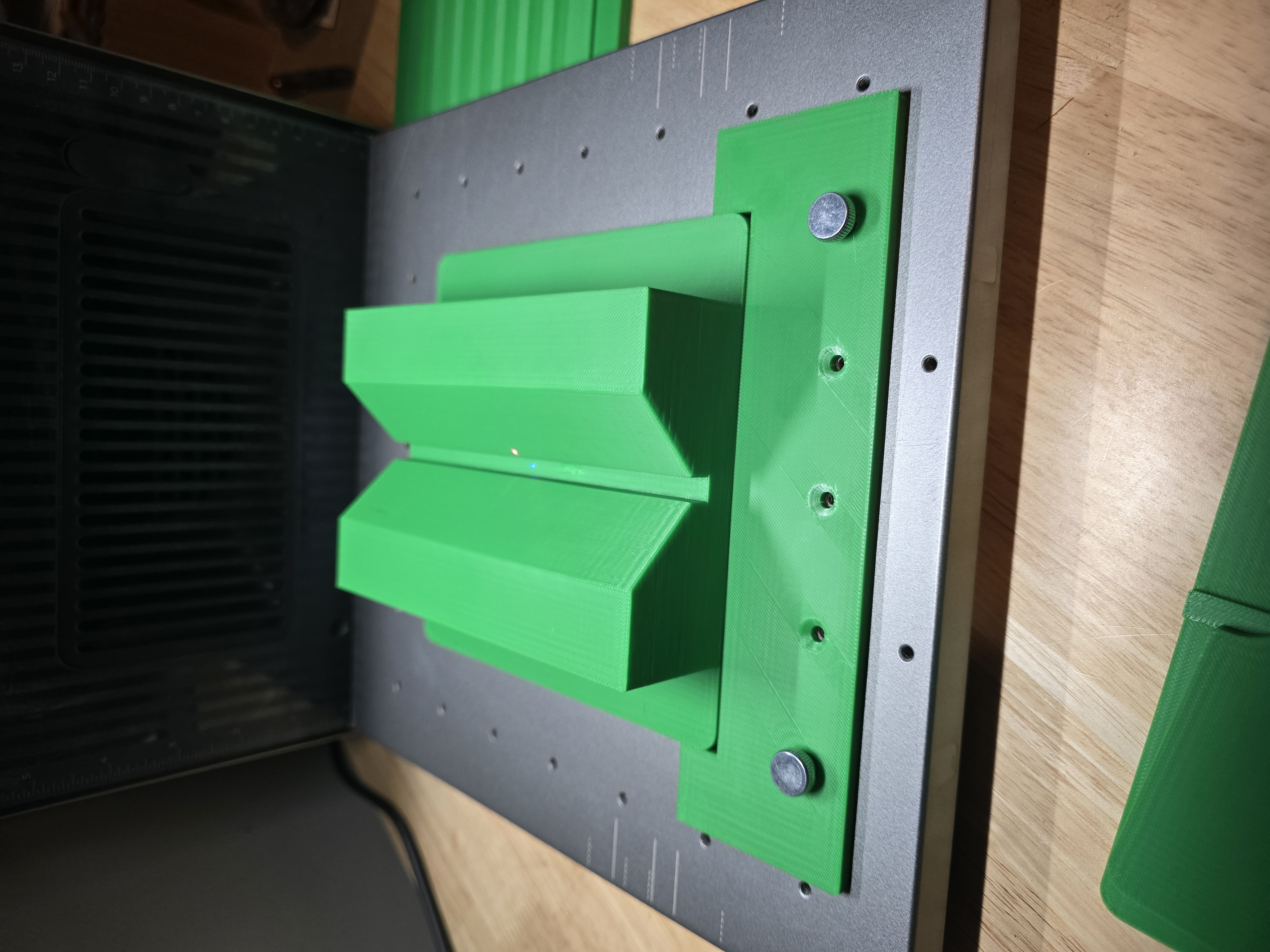3Dプリント Xtool F2 Ultra Vブロック治具 - 無料3Dモデル -MakerWorld