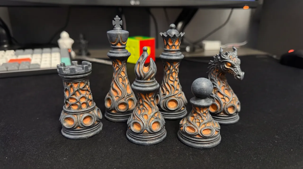 Drago Chess Set view 2