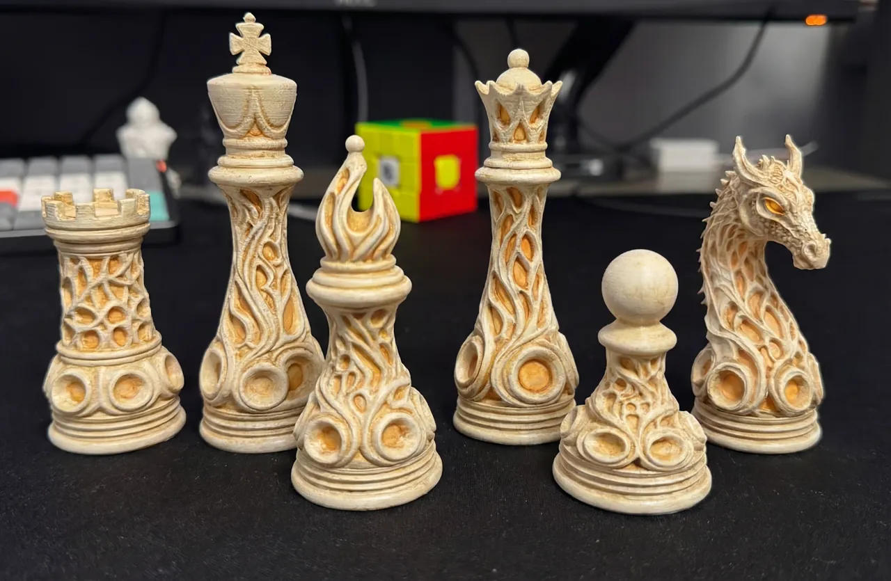 Drago Chess Set view 3