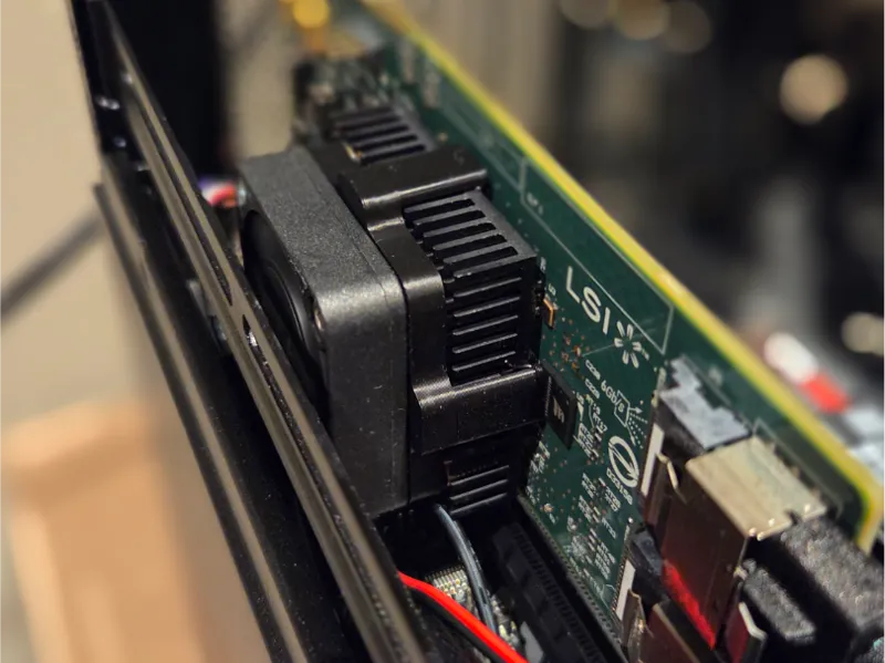 LSI 9207-8i 40mm fan adapter