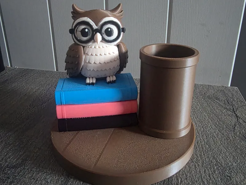 Owl pen holder