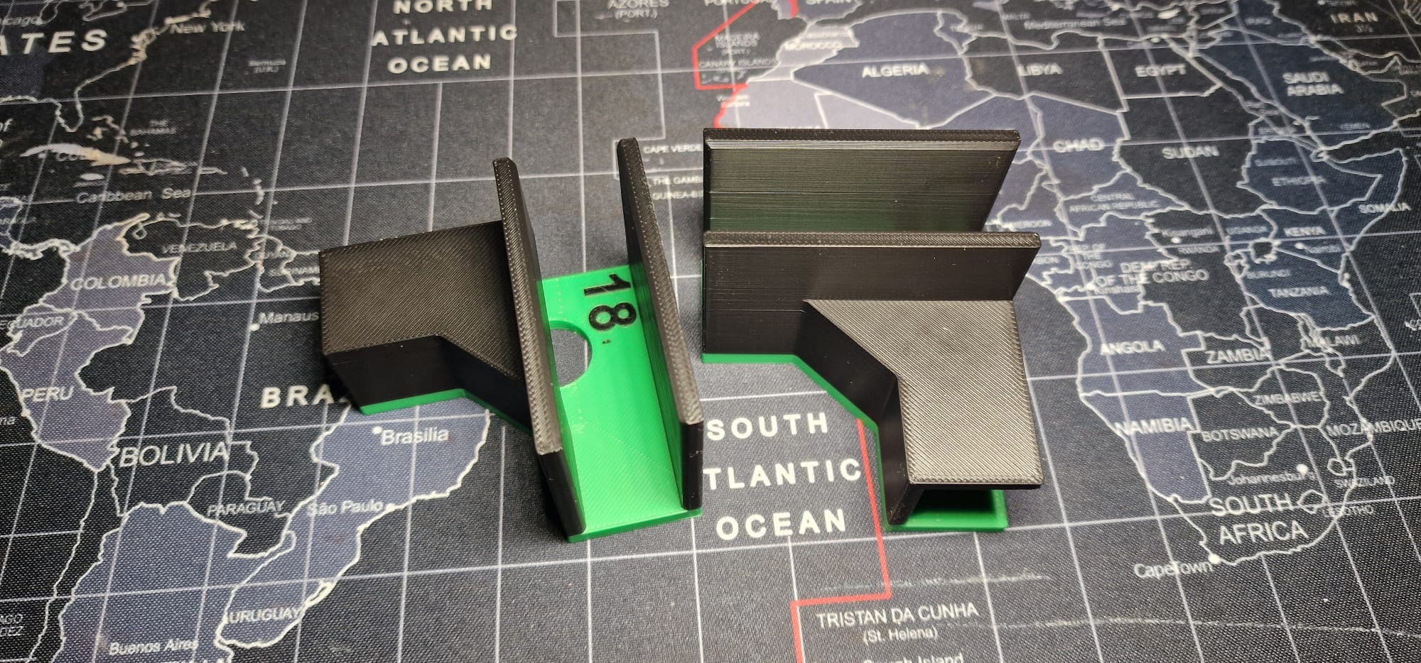 Miniatura 6 do modelo 3D Third hand tools for boards positioning