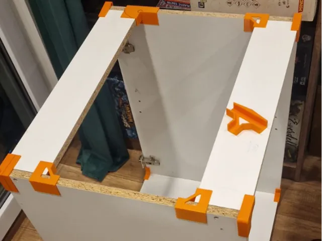 Third hand tools for boards positioning