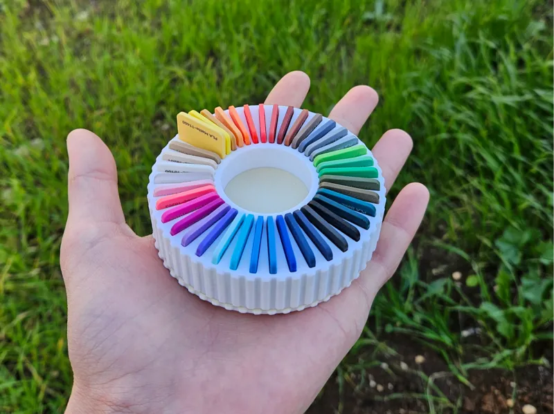 Mini Filament Swatch Lifting Spinning Display