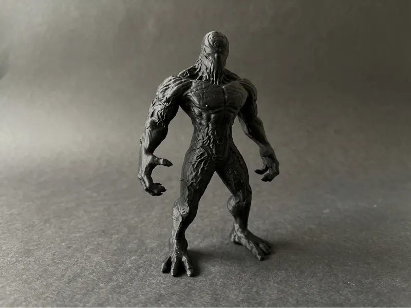 Veined Alienoid Creature – Muscular Horror Figurin