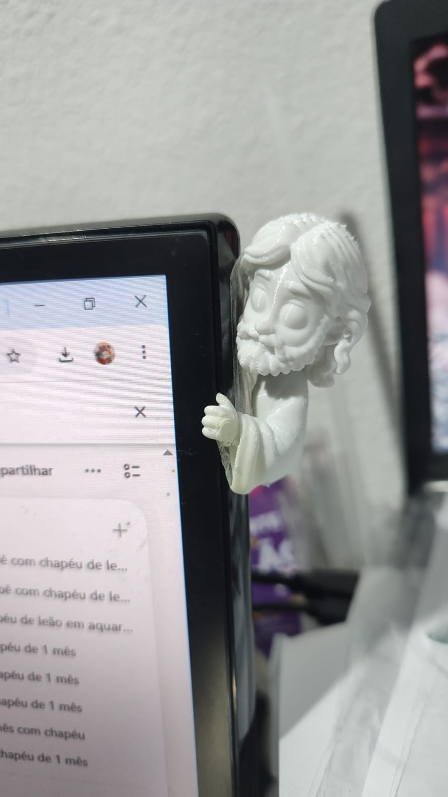 Jesus Espiando na Tela - 1