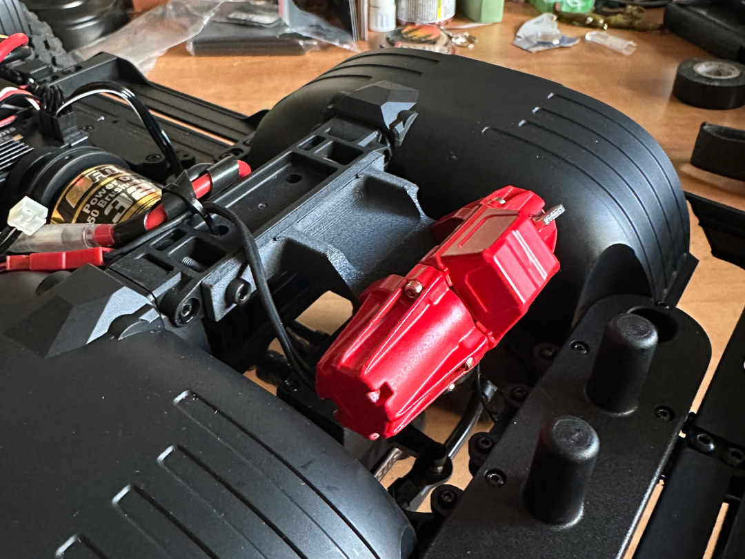 FMS FCX10 Camel Trophy Discovery Winch Mount