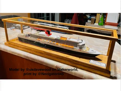 Cunard Queen Mary 2 1:500.  11 Colours, 2 AMS