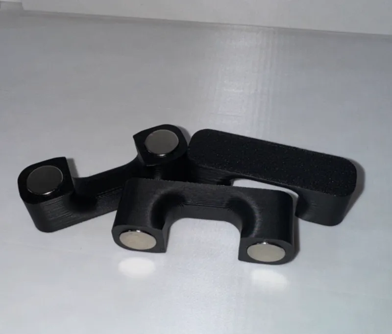 Magnetic Cable Management