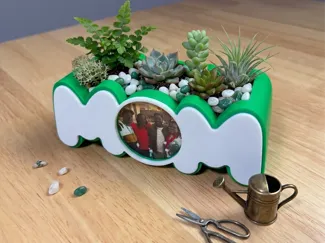 MOM Planter