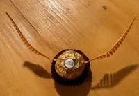 Pince vif d'or Harry Potter pour chocolat — photo 2