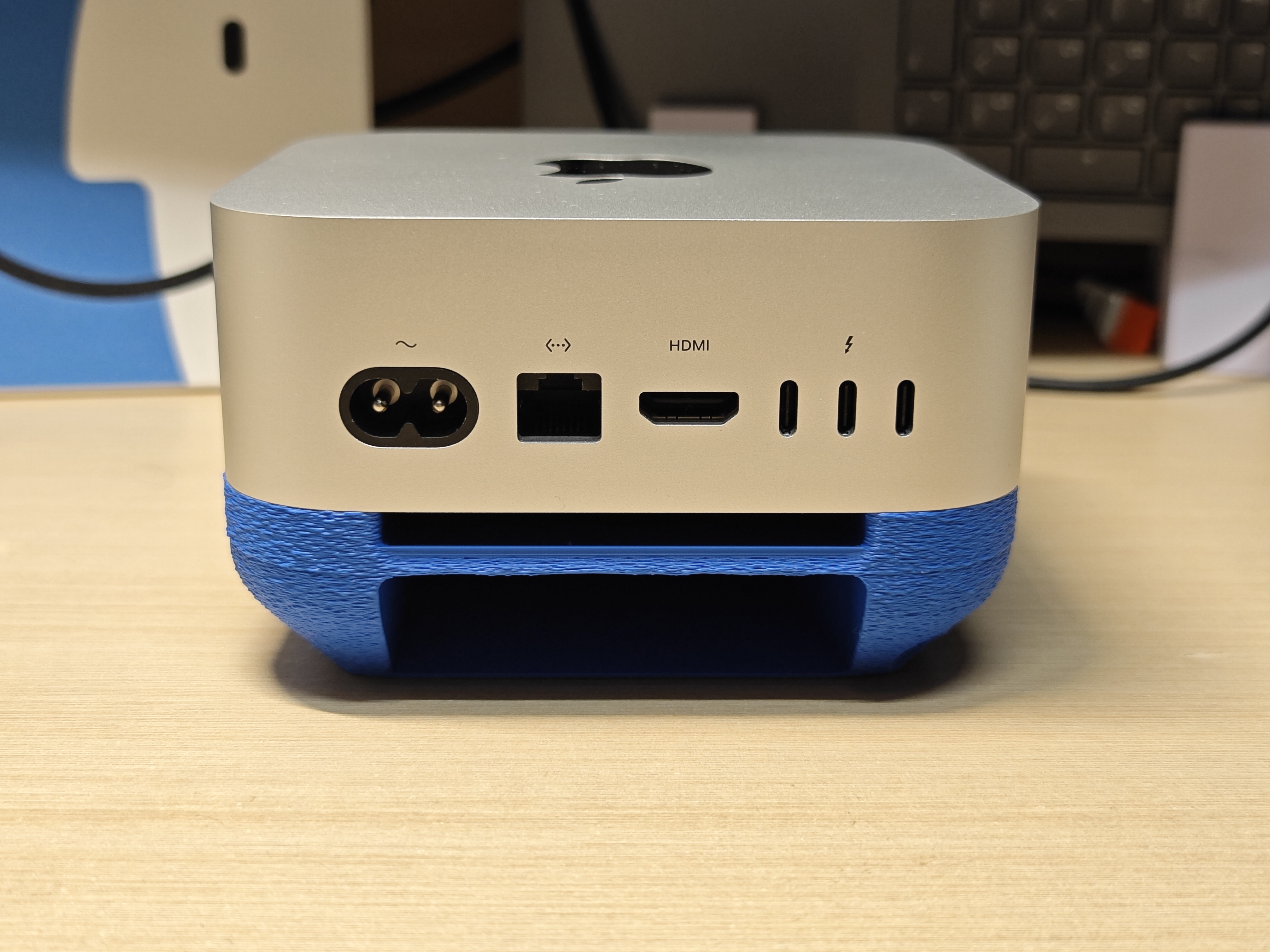 Miniatura 1 do modelo 3D mac mini M4底座（支持SSD）