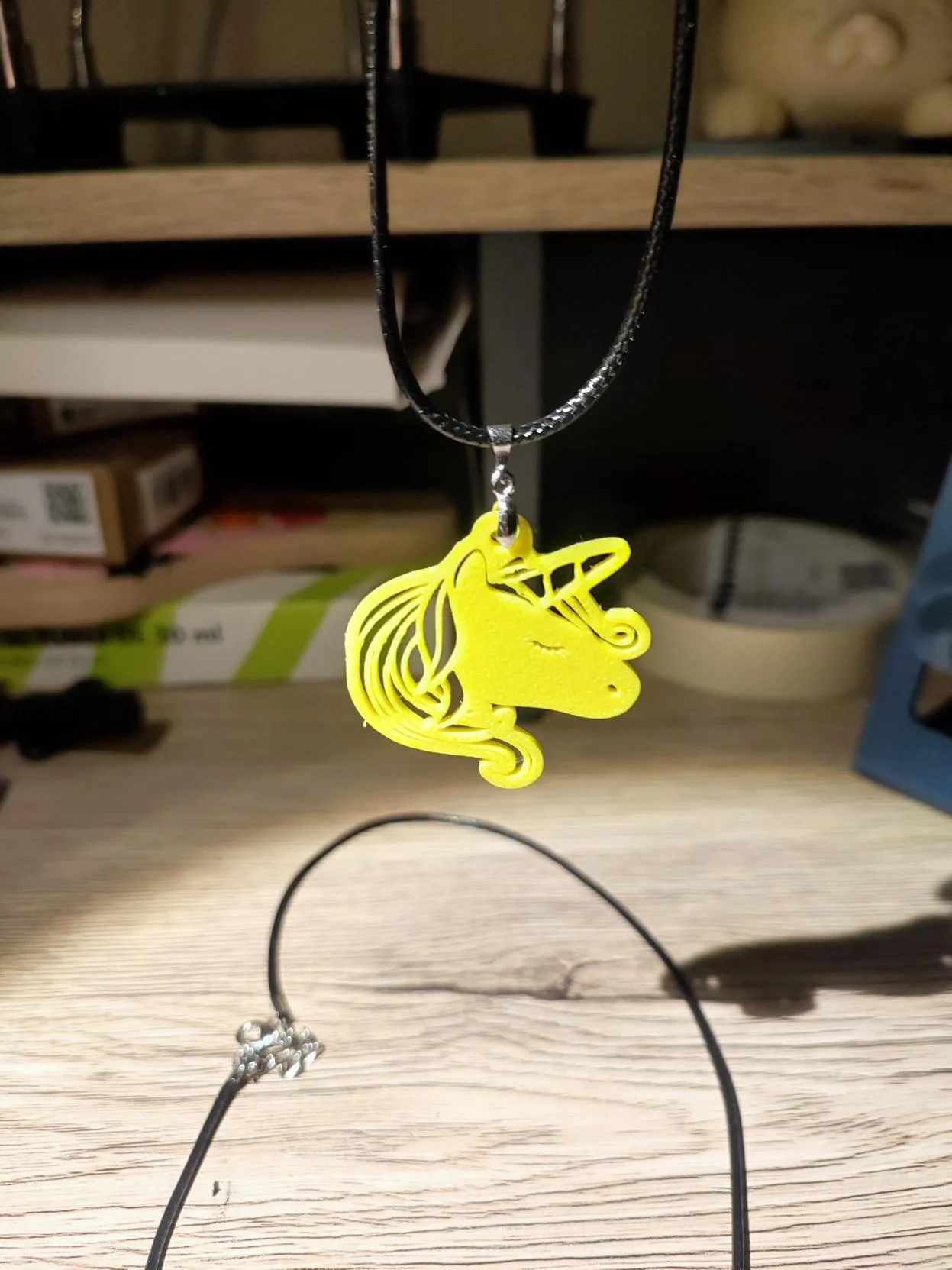 Licorne collier (ou boucle d'oreille) v1 view 4