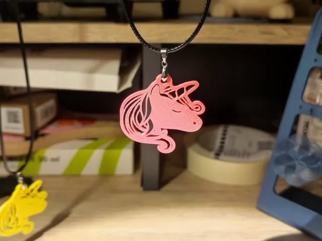 Licorne collier (ou boucle d'oreille) v1