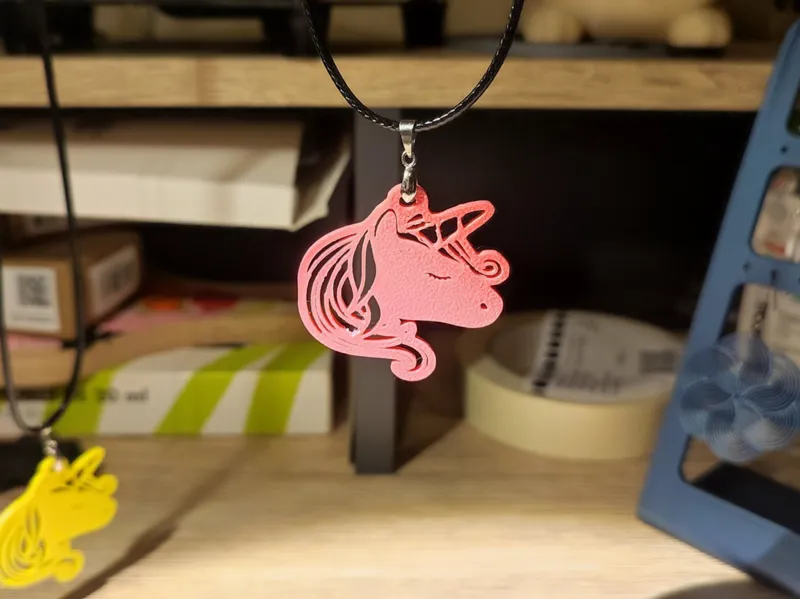 Licorne collier (ou boucle d'oreille) v1