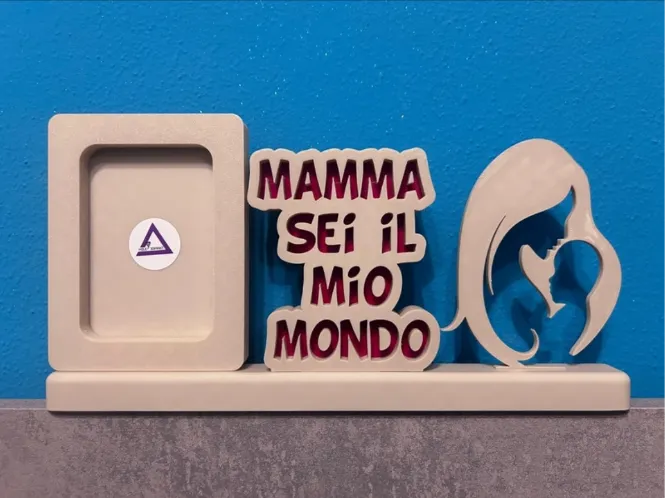 Cornice decorativa per la Festa della Mamma