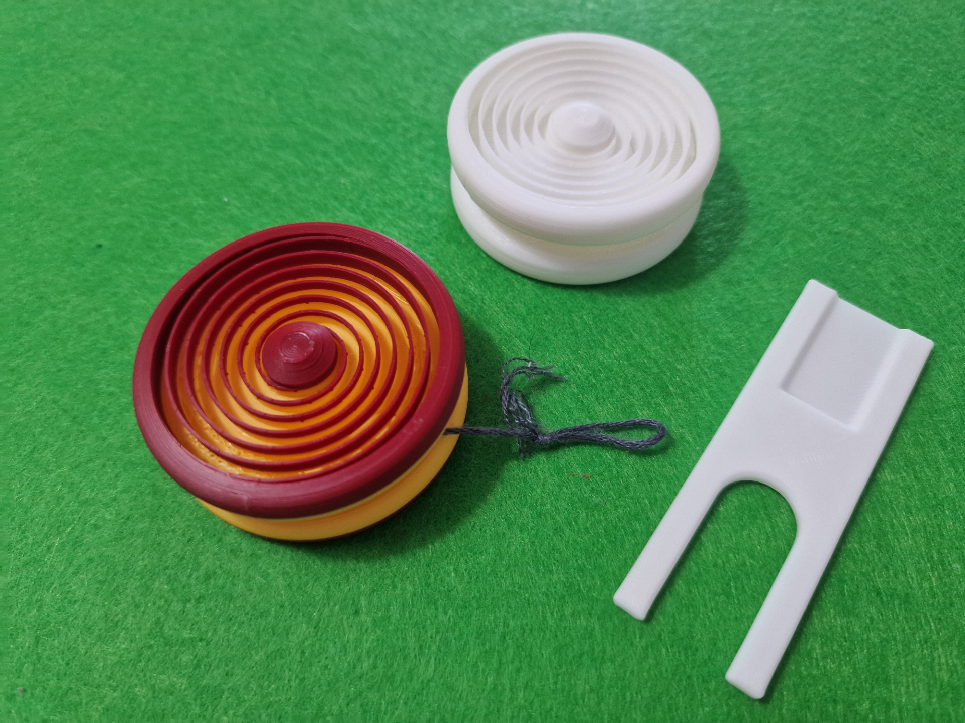 Miniatura 1 do modelo 3D Helicoidal yo-yo