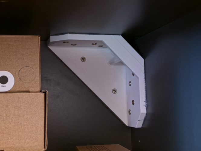 Extra strong backwall croner bracket