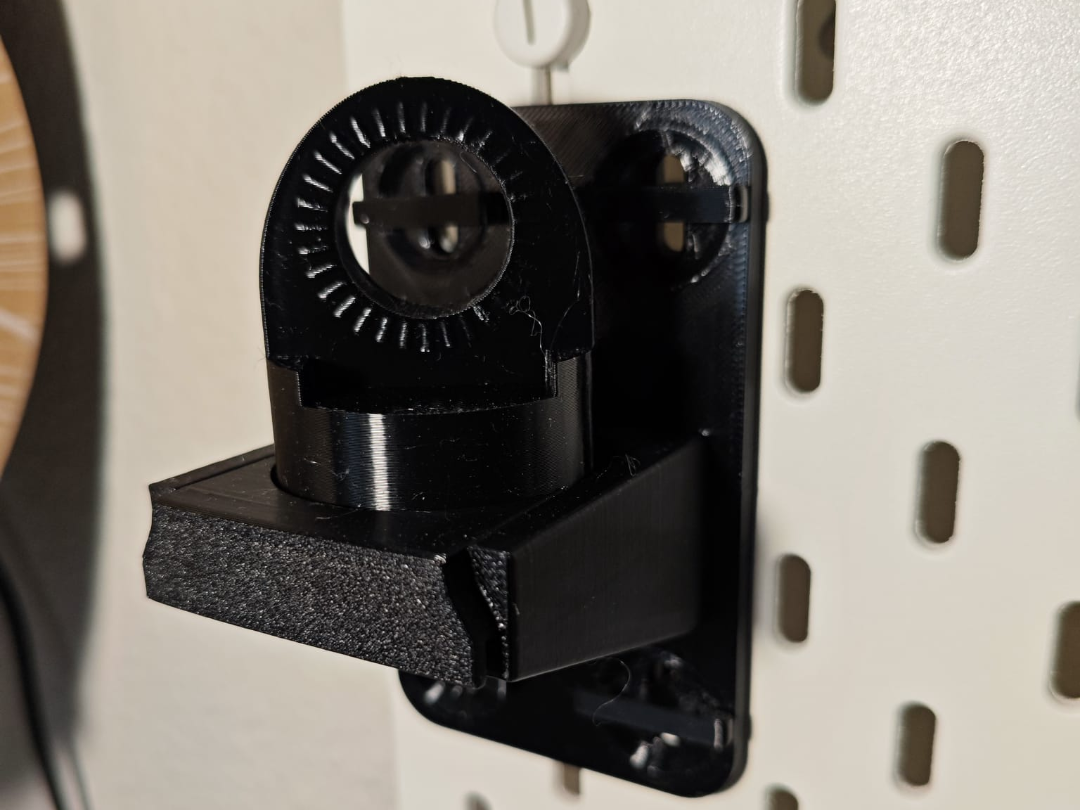 Skadis Adapter for mechanical arm