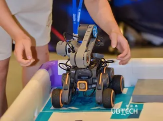 ROBOG新星行动V2-变形车官方模型3D打印件(除手爪)