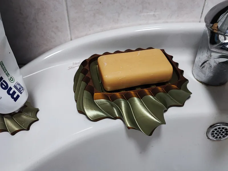 Portasapone con piano inclinato e scarico nascosto