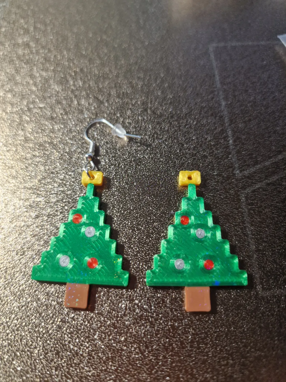 Xmas tree earrings/keyring view 2