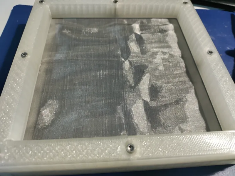 Wire mesh frame