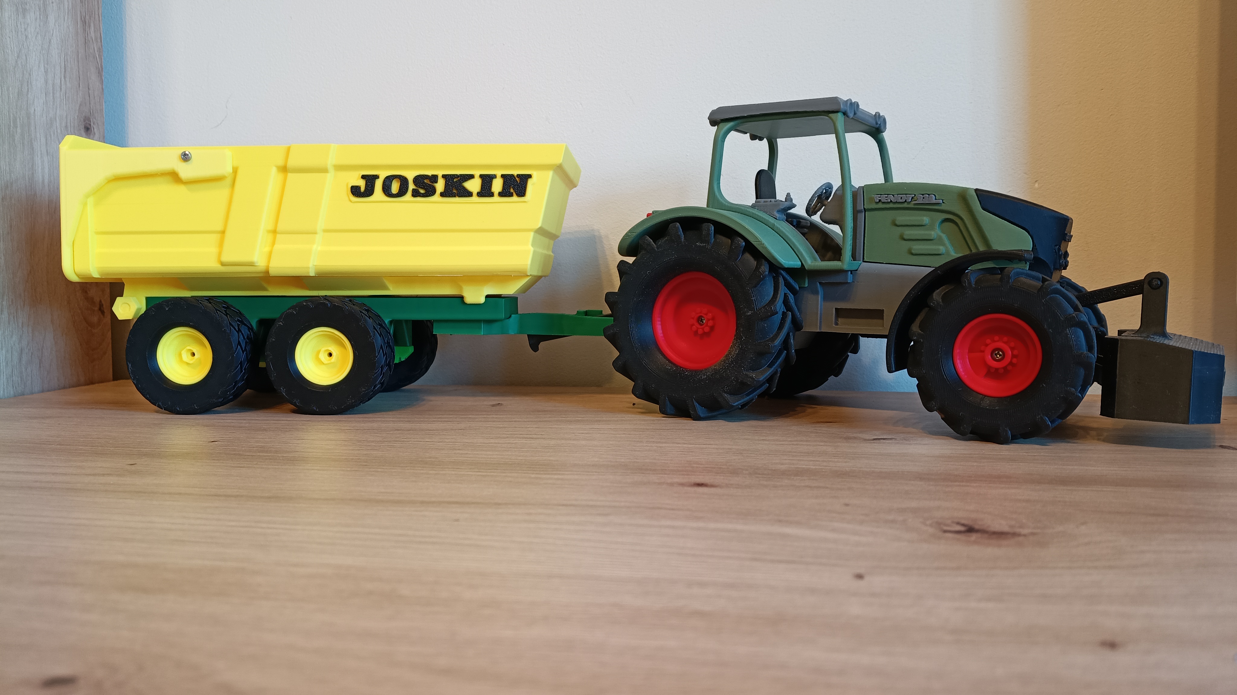 Miniatura 2 do modelo 3D Tractor Trailer 1:24