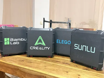 Multifunctional toolbox (mid-sized)