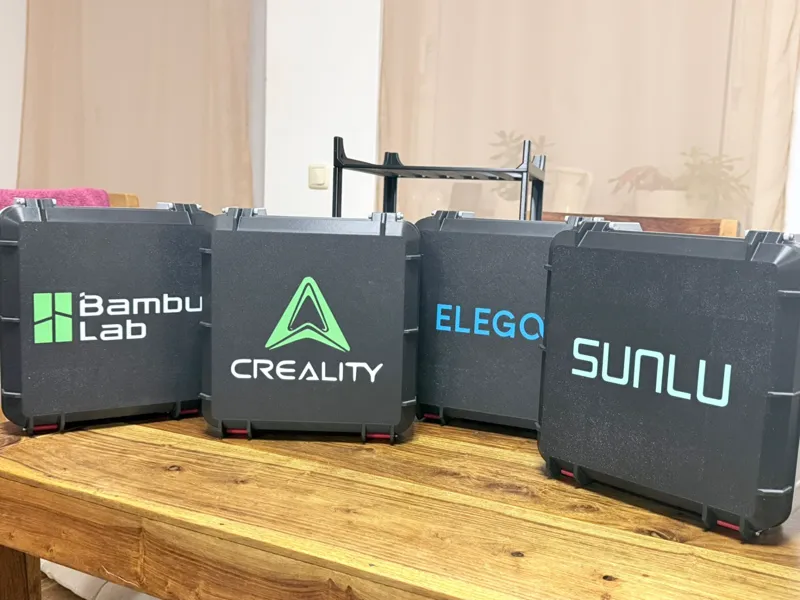 Multifunctional toolbox (mid-sized)