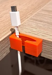 Clip porte-câble USB — photo 2
