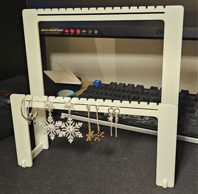 Simplistic Earing Stand Display