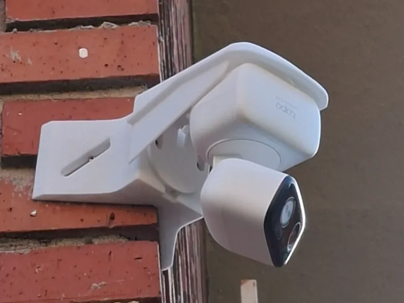 Soporte de esquina para camara TAPO c216