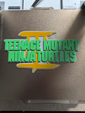 Letrero o emblema decorativo: TMNT III Logo — vista de referencia 2