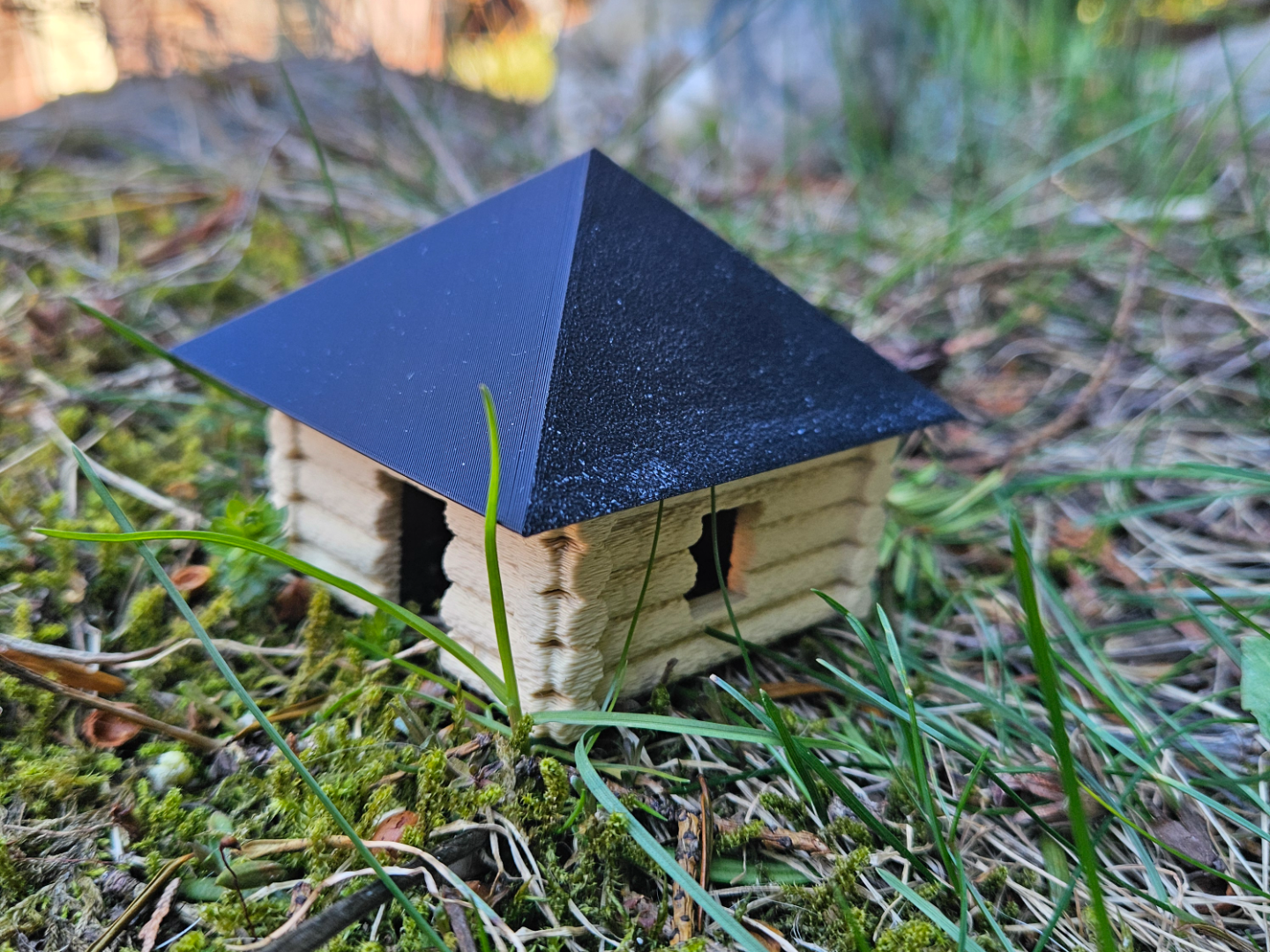 Mini Log Cabin Box with Removable Roof