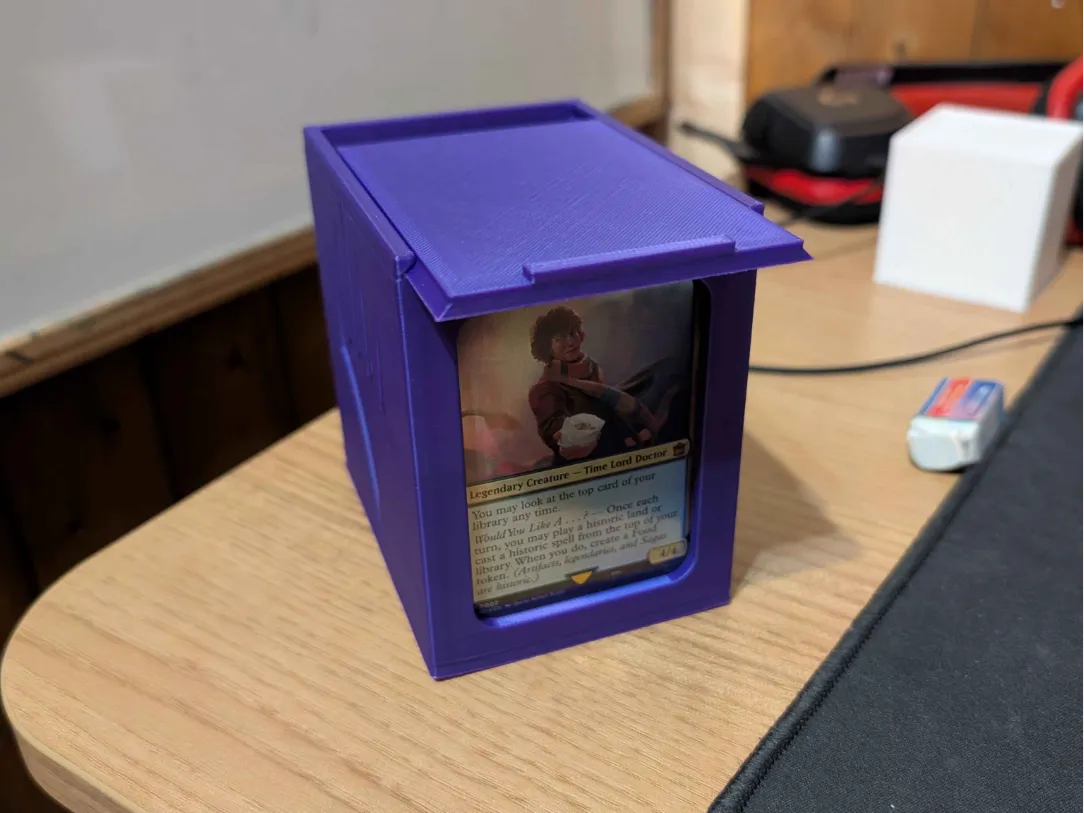 Boîte de rangement Commander MTG avec couvercle ajusté