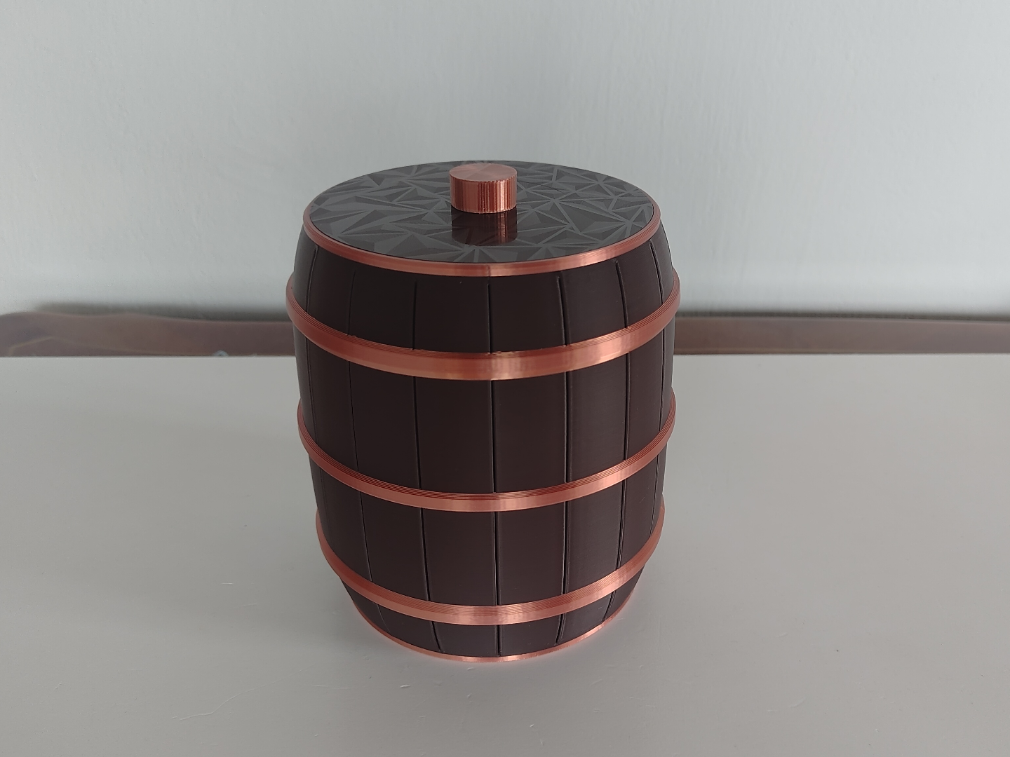 Elegant & Universal Barrel with a Lid