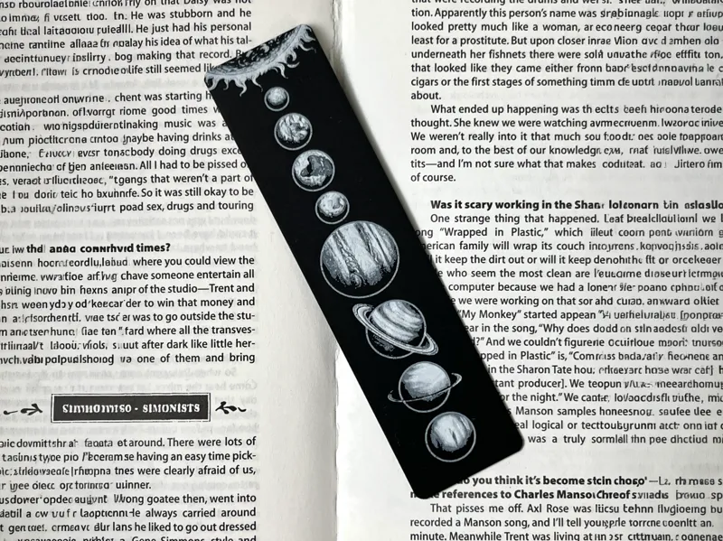 Solarsystem bookmark - only two colours