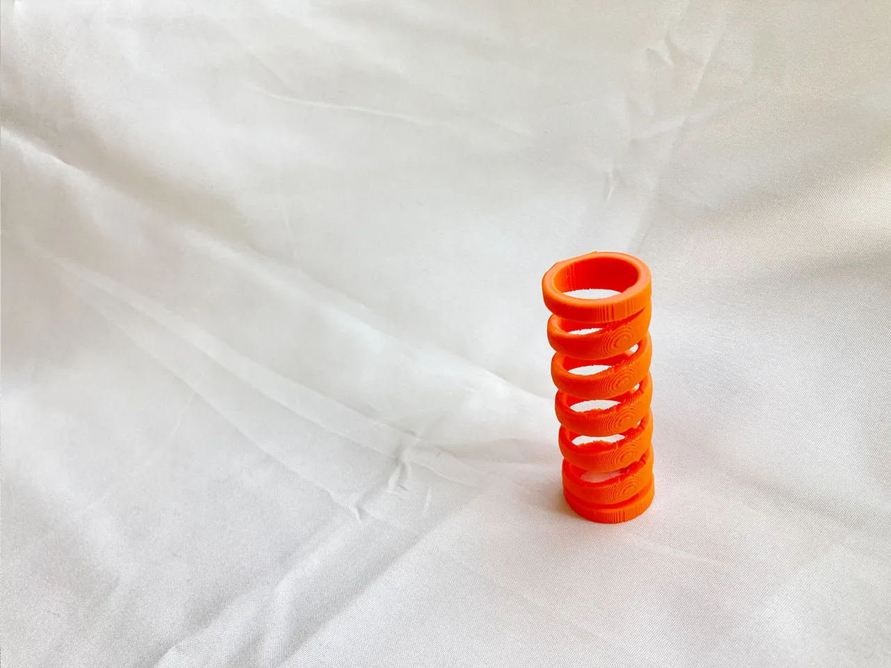 Suspension Keychain with 3D Printed Spring＿吉田工房 view 4