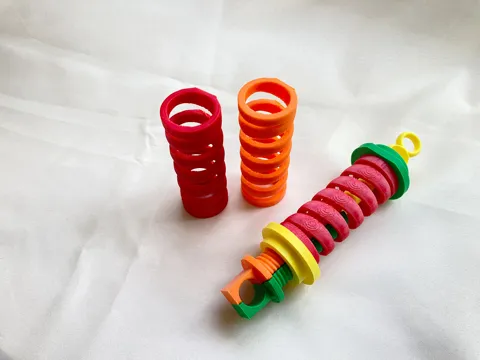 Suspension Keychain with 3D Printed Spring＿吉田工房 view 3