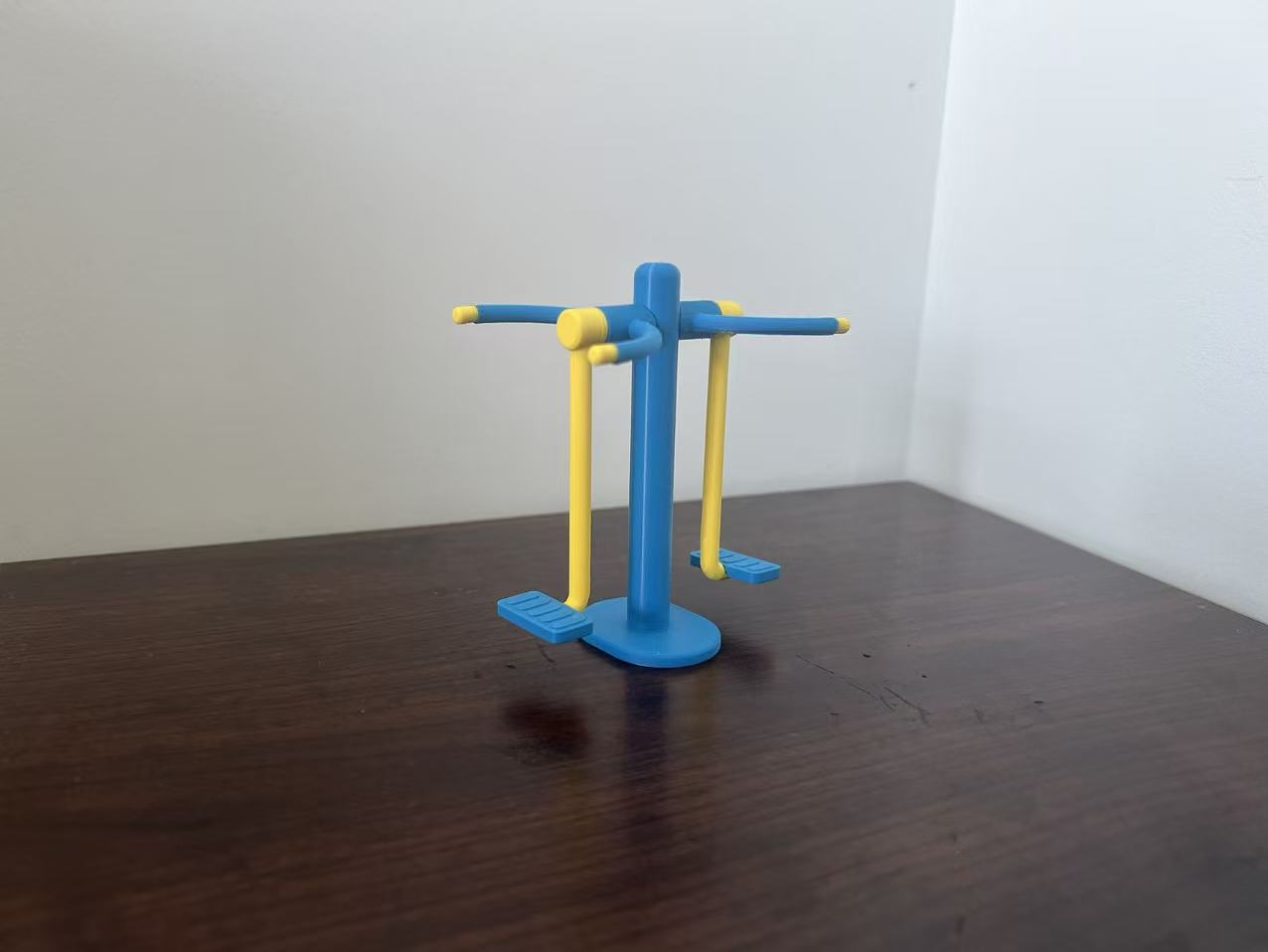 Miniatura 2 do modelo 3D 迷你健身器材-摆摊引流神器