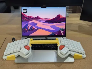 Moonlander tilted brackets