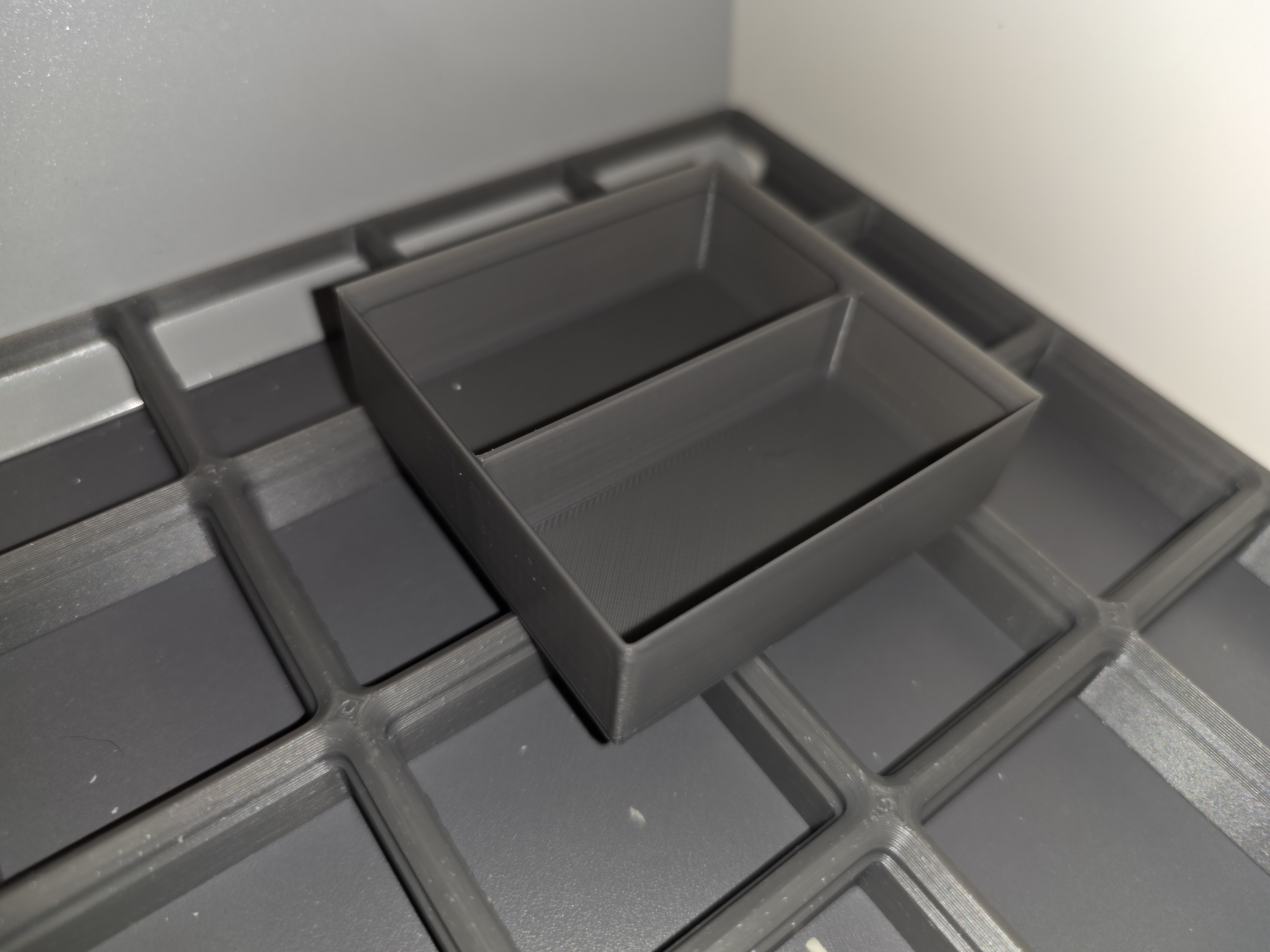 Miniatura 1 do modelo 3D Parametric Gridfinity: Flush, Flared and Oversize