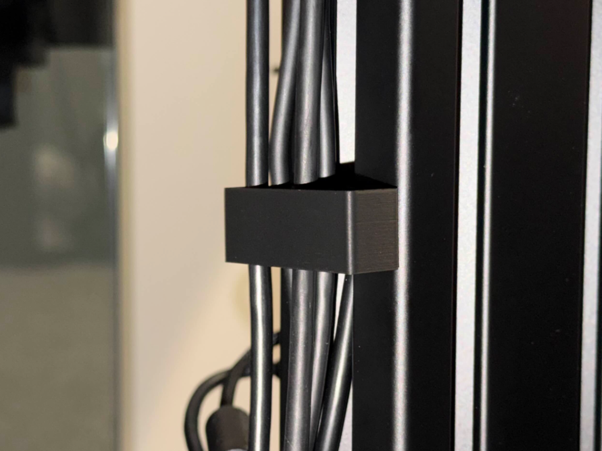Sim Rig Cable Coffin Clips — Enclosed Edition