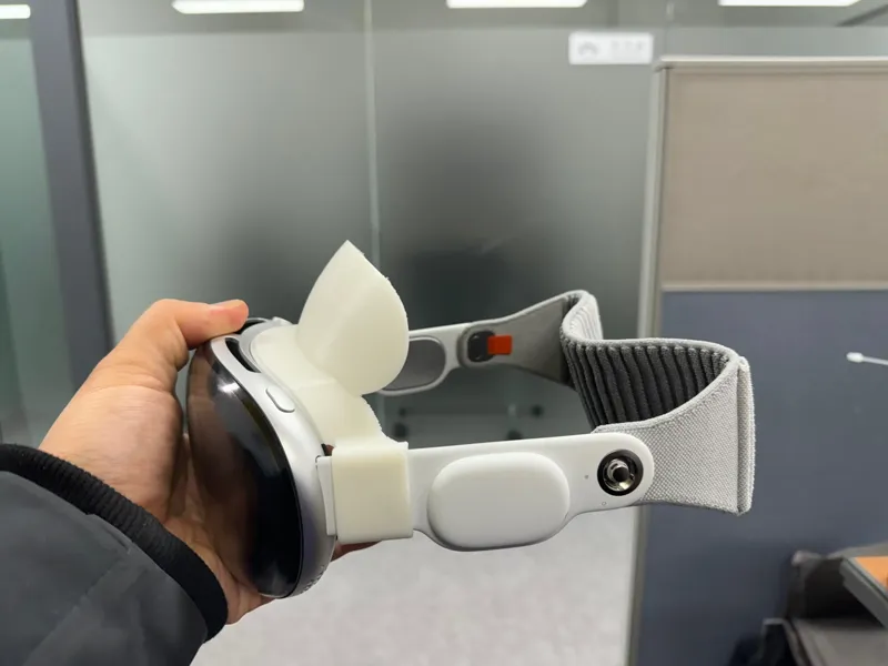 Quest Pro style headband for Apple Vision Pro